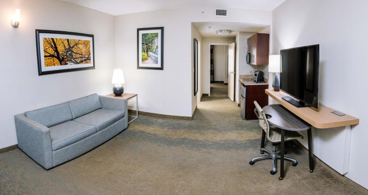 Holiday Inn Hotel & Suites Stockbridge-Atlanta I-75 By Ihg Exterior photo